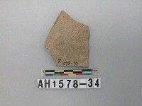 藏品(灰褐色細砂陶片)的圖片